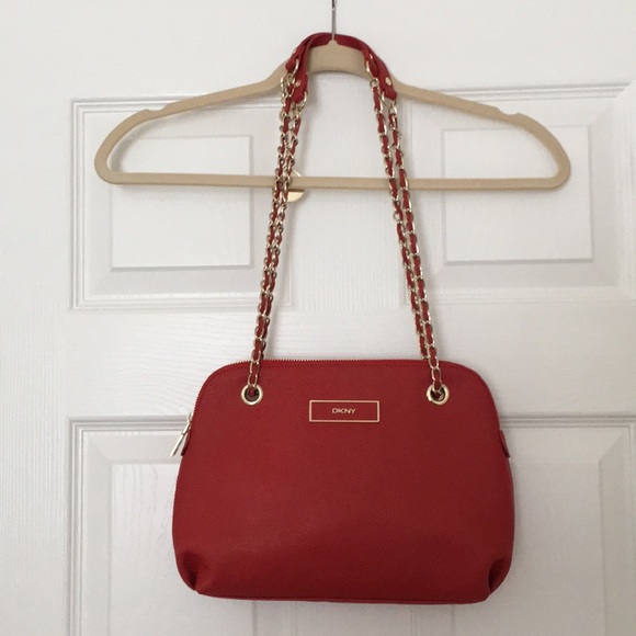 Dkny Handbags - DKNY handbag with chain strap